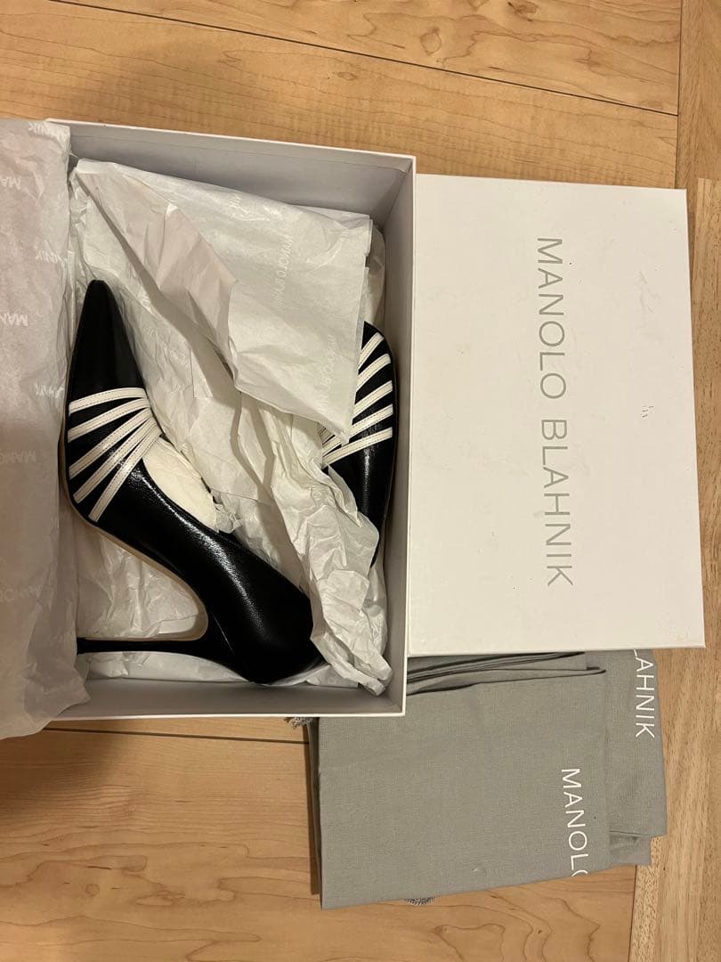 マノロブラニク　ハイヒール　バイカラー