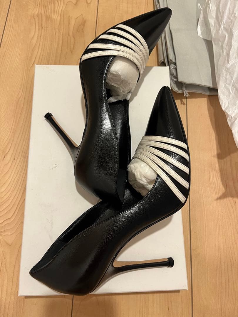 マノロブラニク　ハイヒール　バイカラー