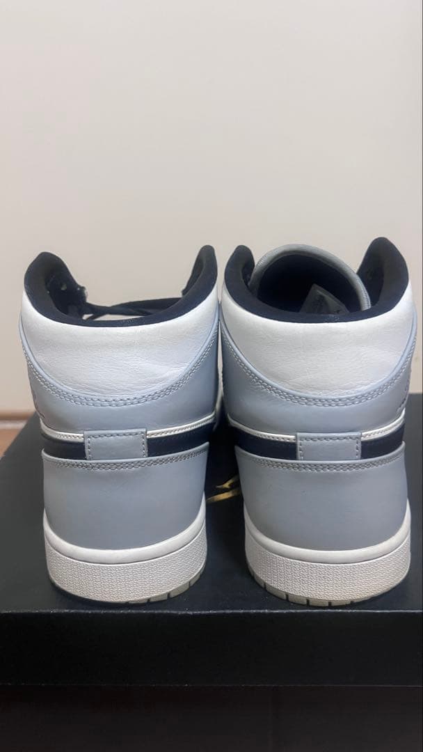 靴 Nike Air Jordan 1 Mid \"Light Smoke Grey