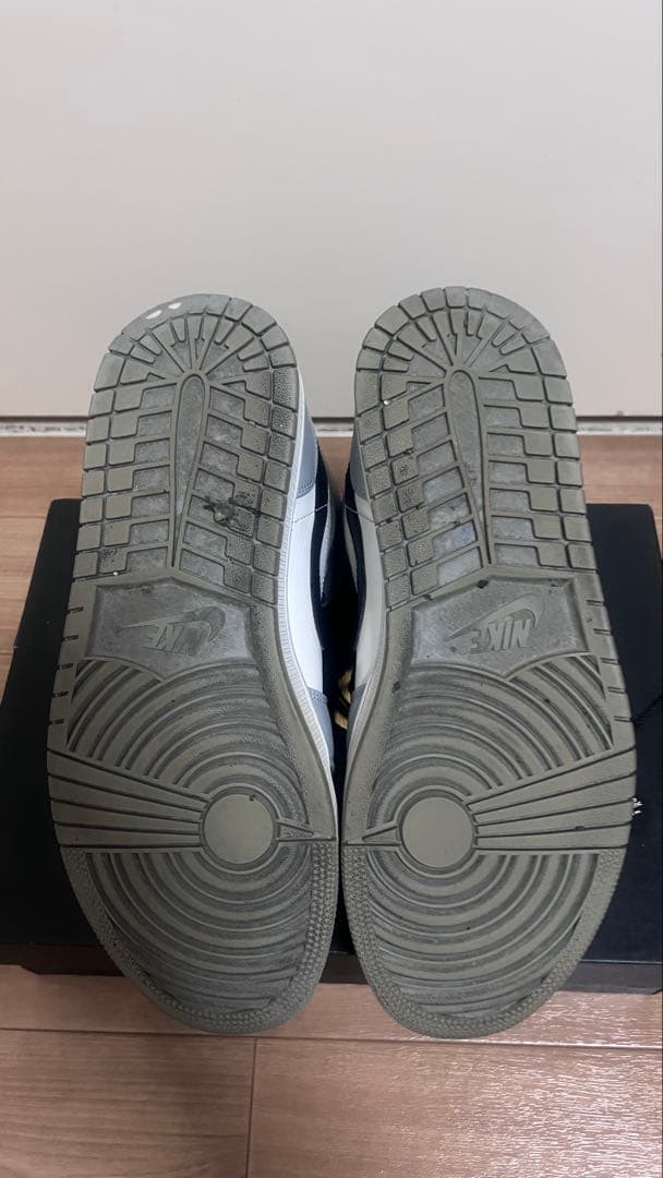 靴 Nike Air Jordan 1 Mid \"Light Smoke Grey