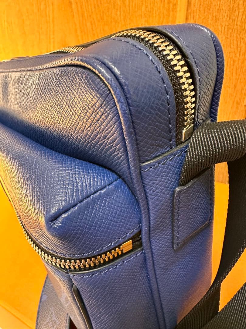 ルイヴィトン ショルダー　タイガラマメッセンジャーPM コバルト 極美品