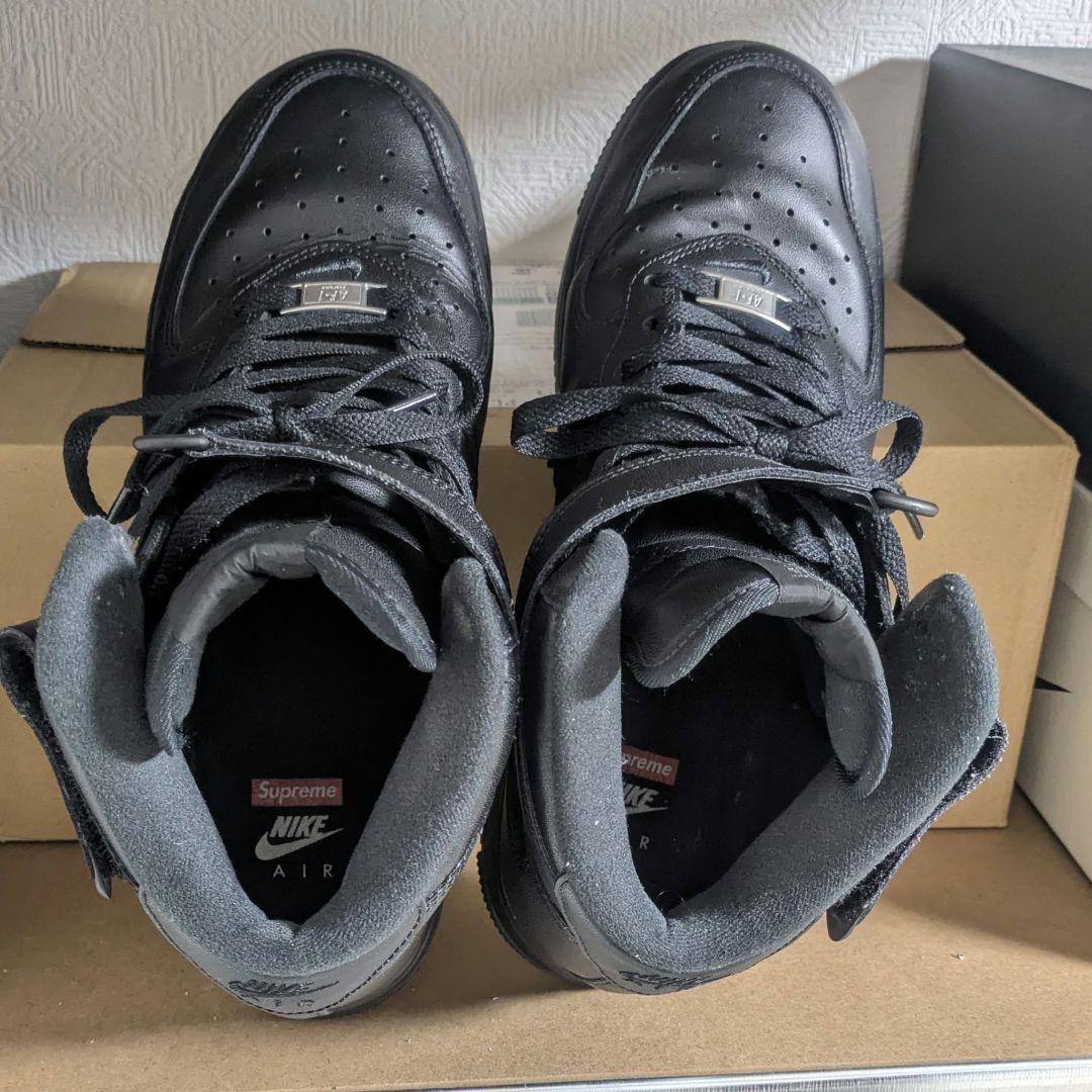 Supreme × Nike Air Force 1 Mid \\\\"Black