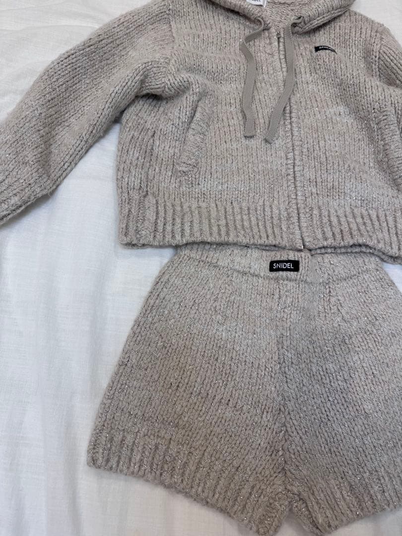 SNIDEL完売色ロービングニットフーディーセットアップ アイボリー スナイデル