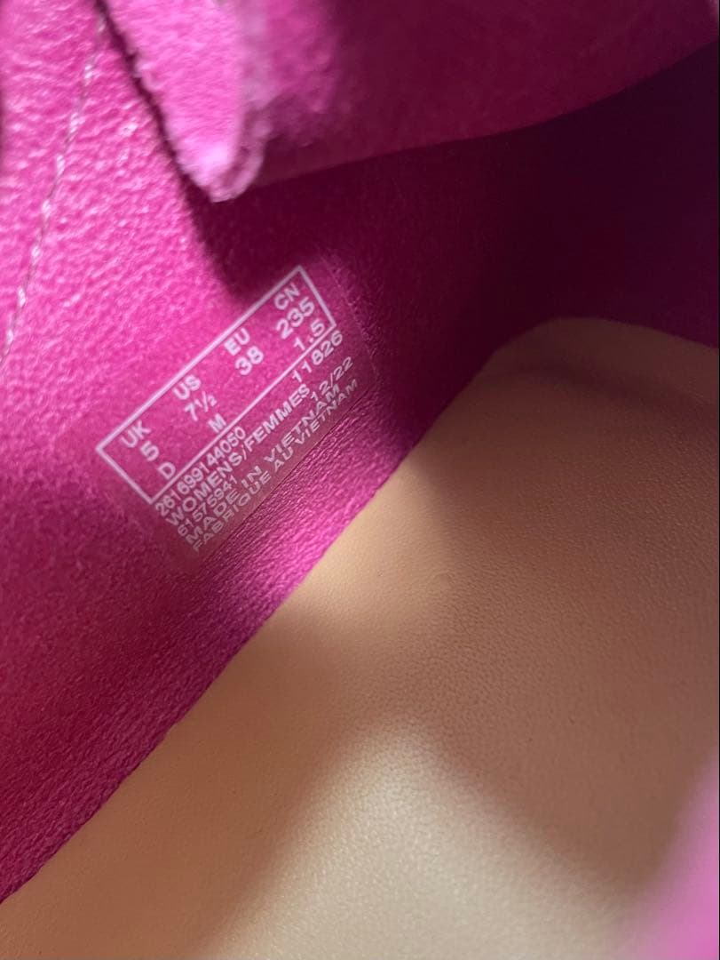 M*O様 Clarks ピンク ワラビー　23.5cm