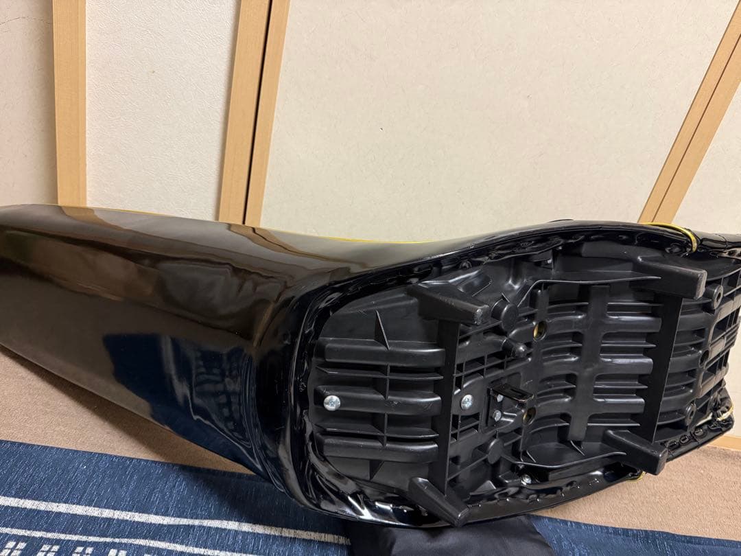 XJR400R 後期黒 1エナ60cm 三段シート/完成品 補強入り