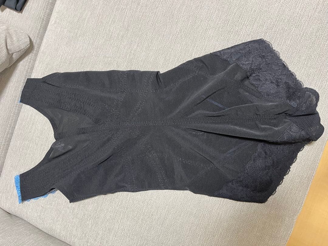 【値下げ】【美品】グラントイーワンズ　ララドール(袖なしボディスーツ)