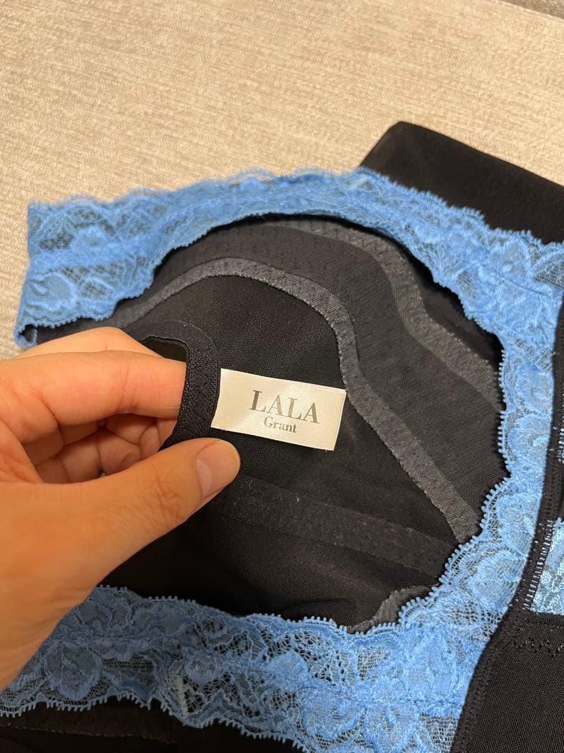 【値下げ】【美品】グラントイーワンズ　ララドール(袖なしボディスーツ)