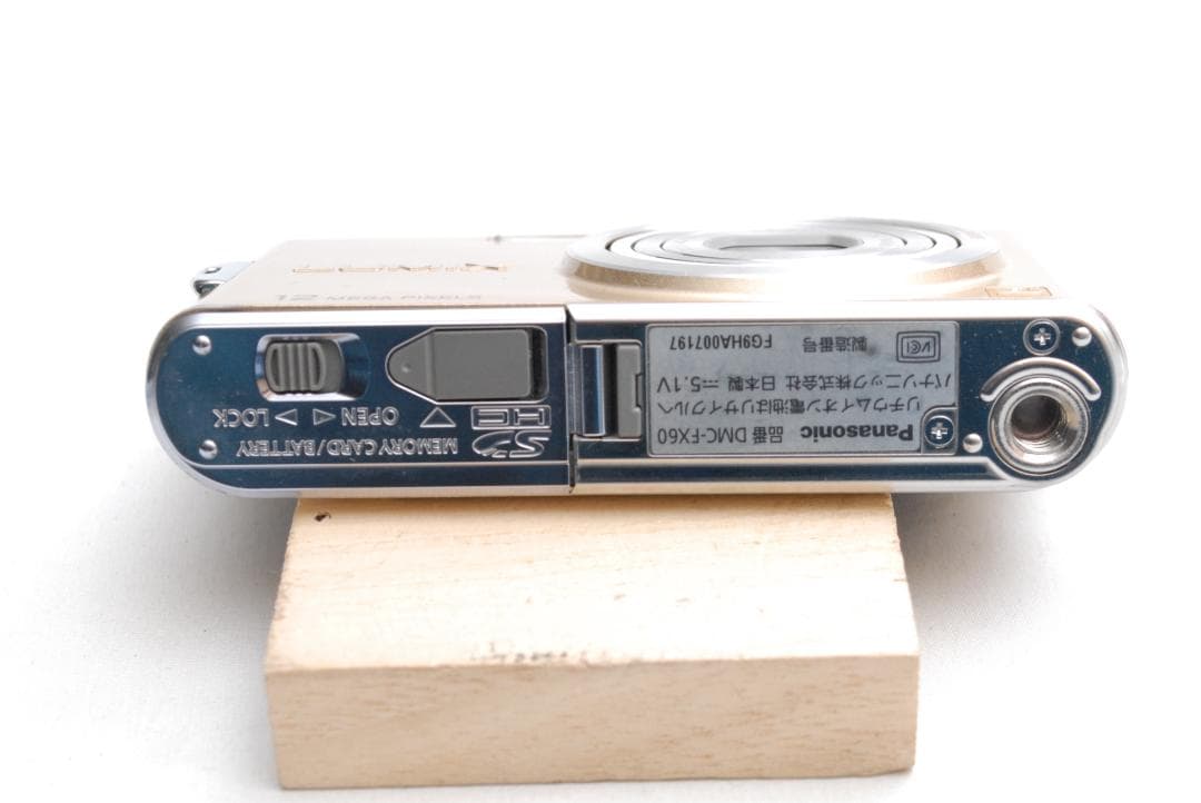 Panasonic LUMIX DMC-FX40 (良品）