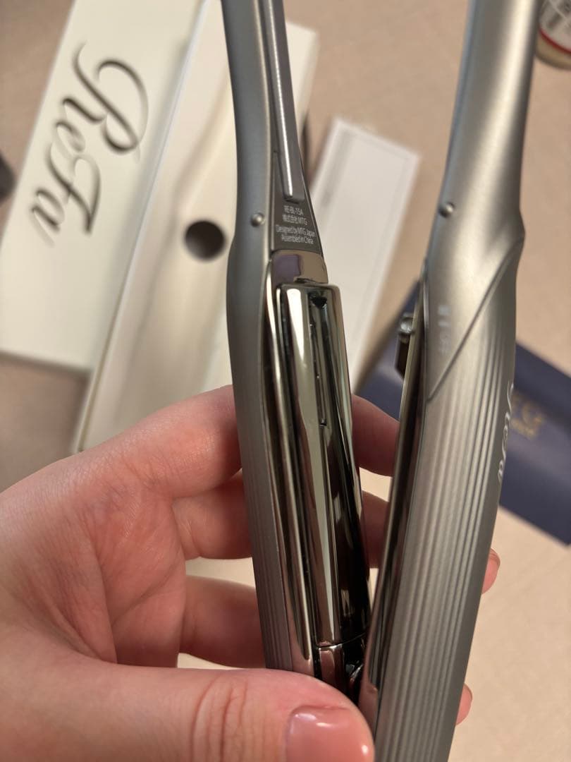 リファ ミニヘアアイロン ST6 コードレス