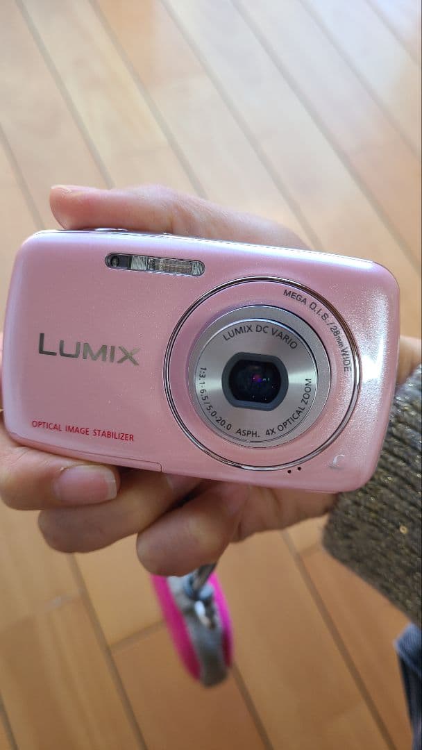 美品 Panasonic LUMIX DMC-S1　ピンク