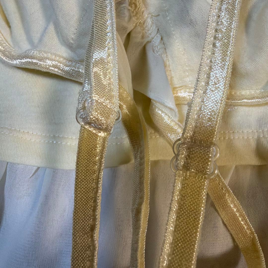 リボン付きホワイトキャミソール　フリル　刺繍 axes アクシーズ