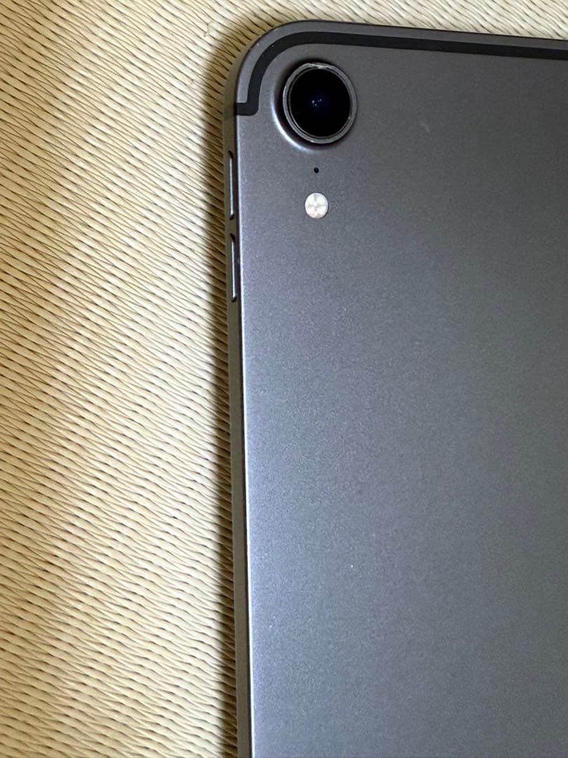 Apple iPadPro11インチシルバー本体 画面ひび割れ