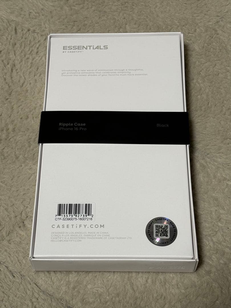 ウェーブ シリコンケース ブラック　iPhone16pro