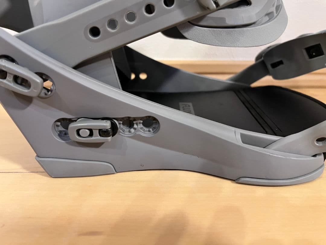 FLUXCV グレー Sサイズ ビンディング カ ービング向き