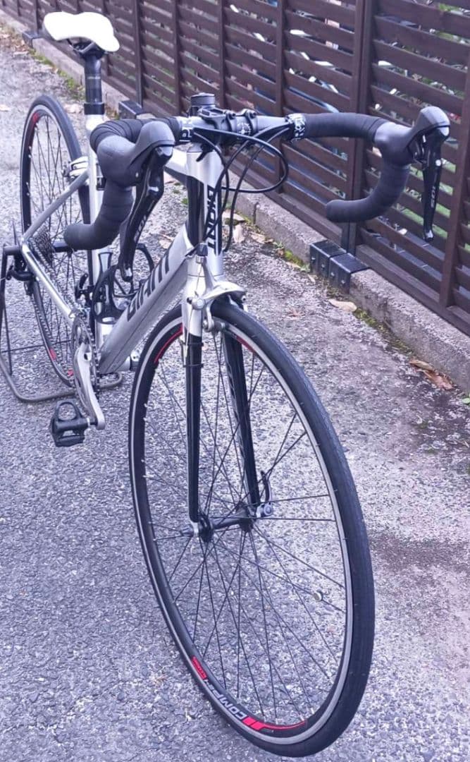 GIANT ロードバイク 11速 105他 送料込 状態良好 値下中