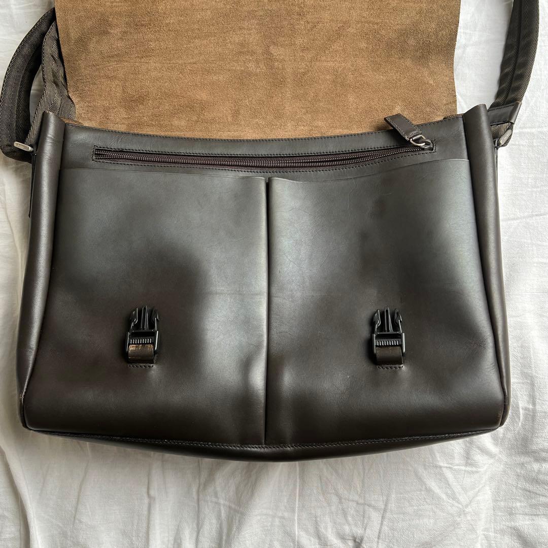 バッグ PRADA leather messenger bag dark brown