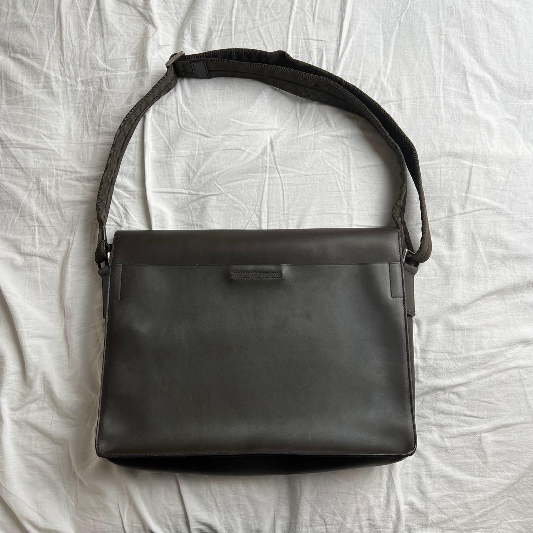 バッグ PRADA leather messenger bag dark brown