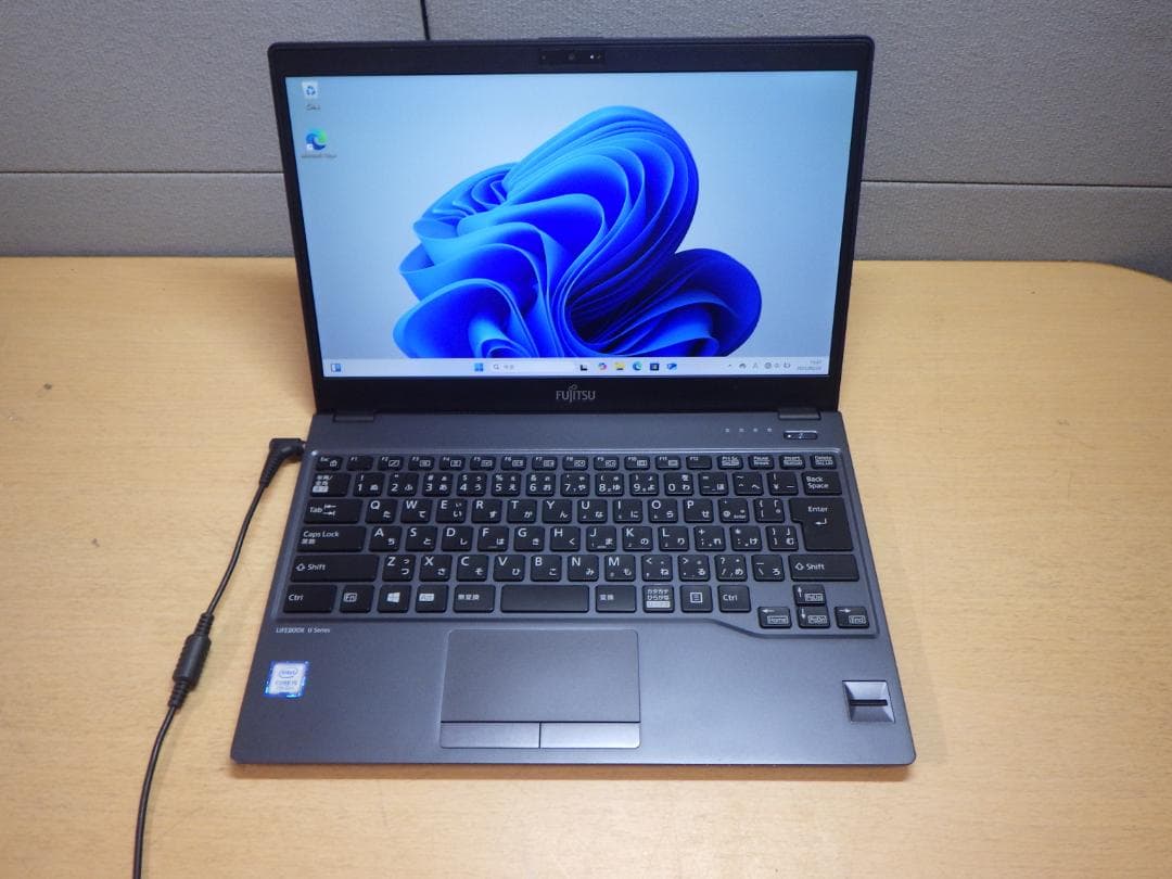 富士通　LIFEBOOK U938/SX i5-7300U SSD256G