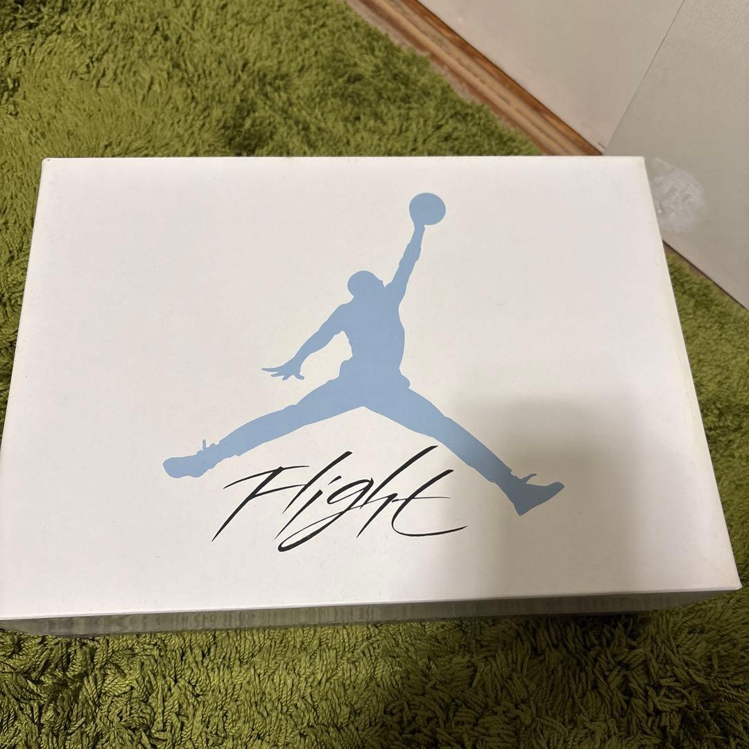 埼玉Nike Air Jordan 4 \"University Blue\"