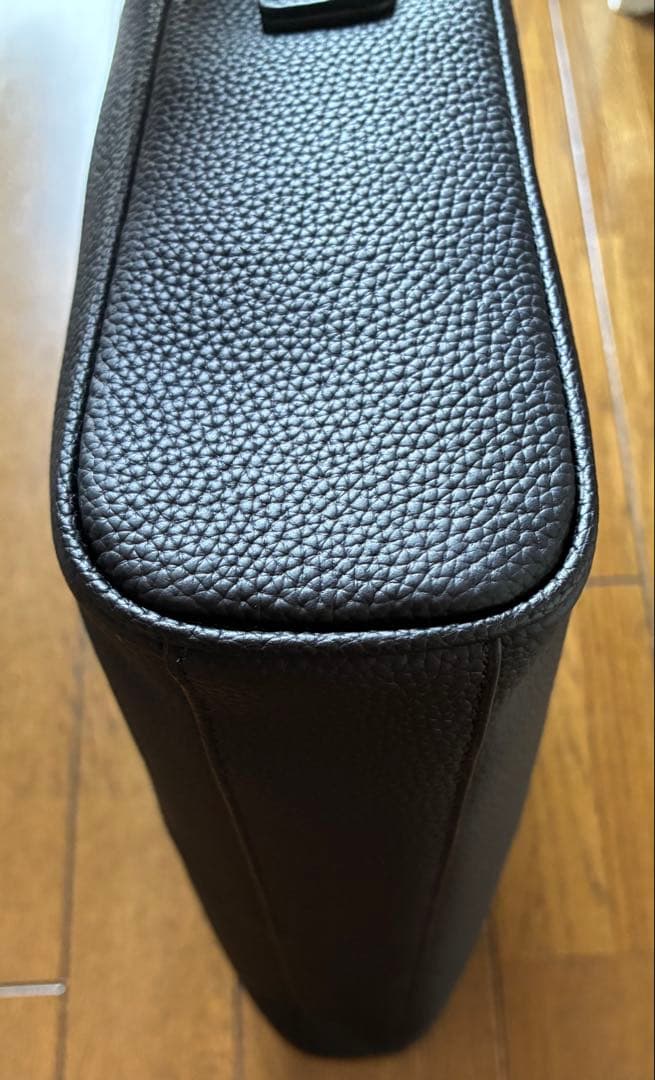 PRADA ブラックレザー ビジネスバッグ