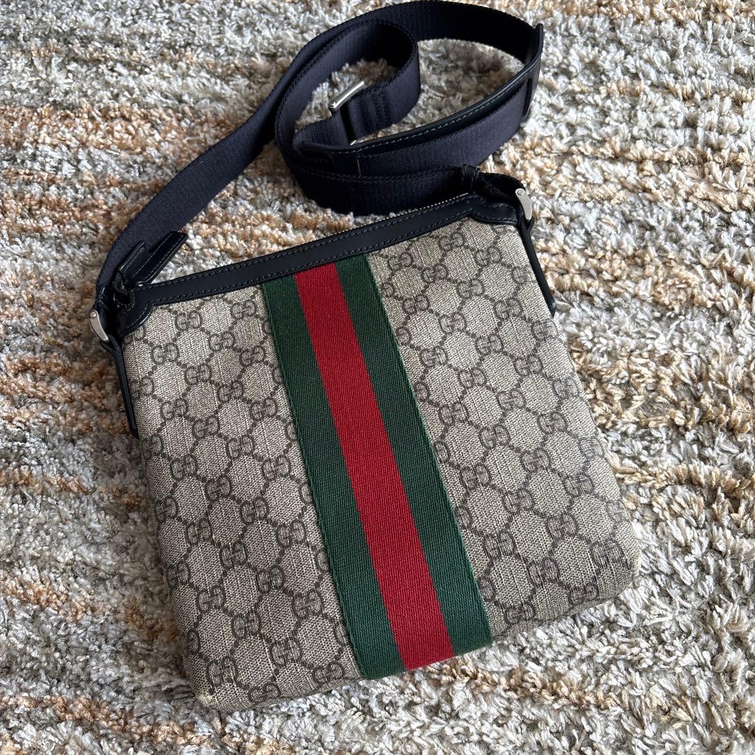 GUCCI メッセンジャーバッグ GG スプリーム フラットバッグ ベージュ 柄