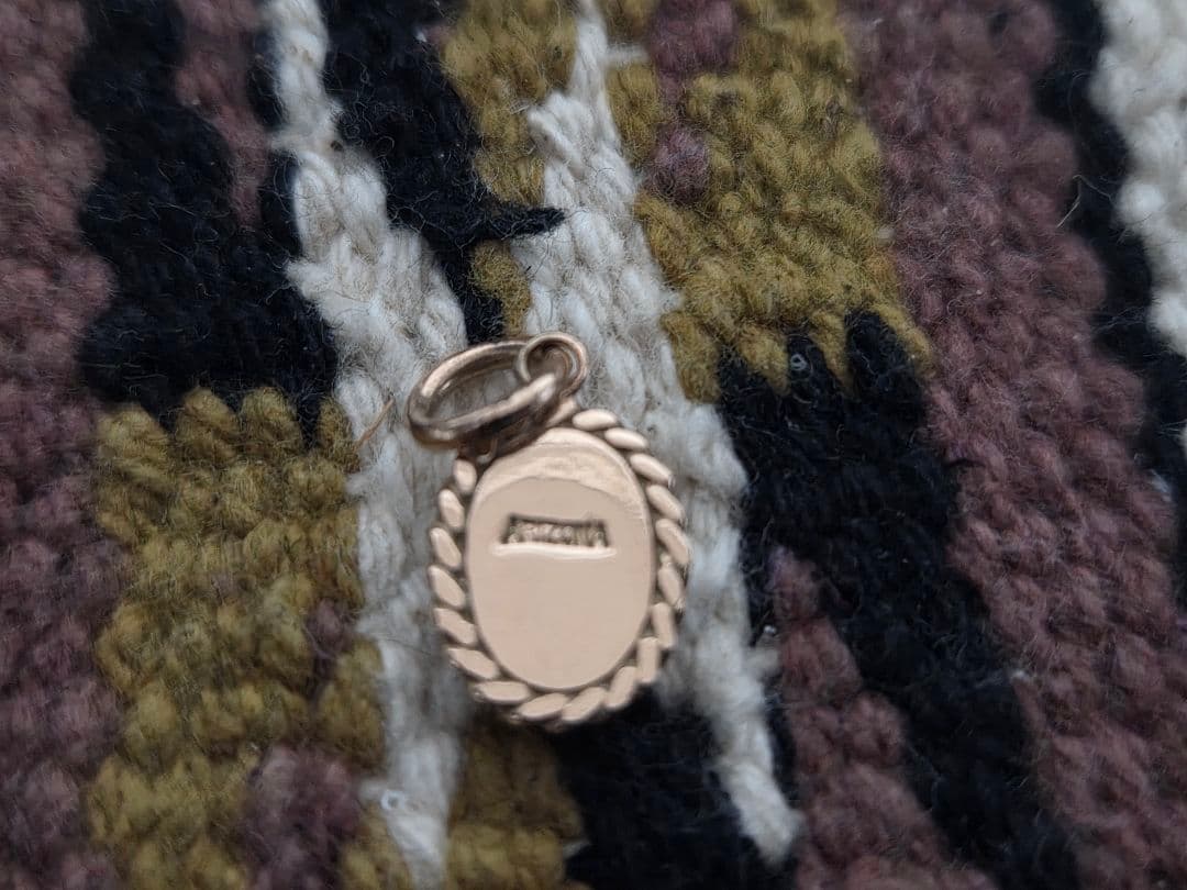 アリゾナフリーダム　金縄ターコイズペンダントトップ　ターコイズ　K18