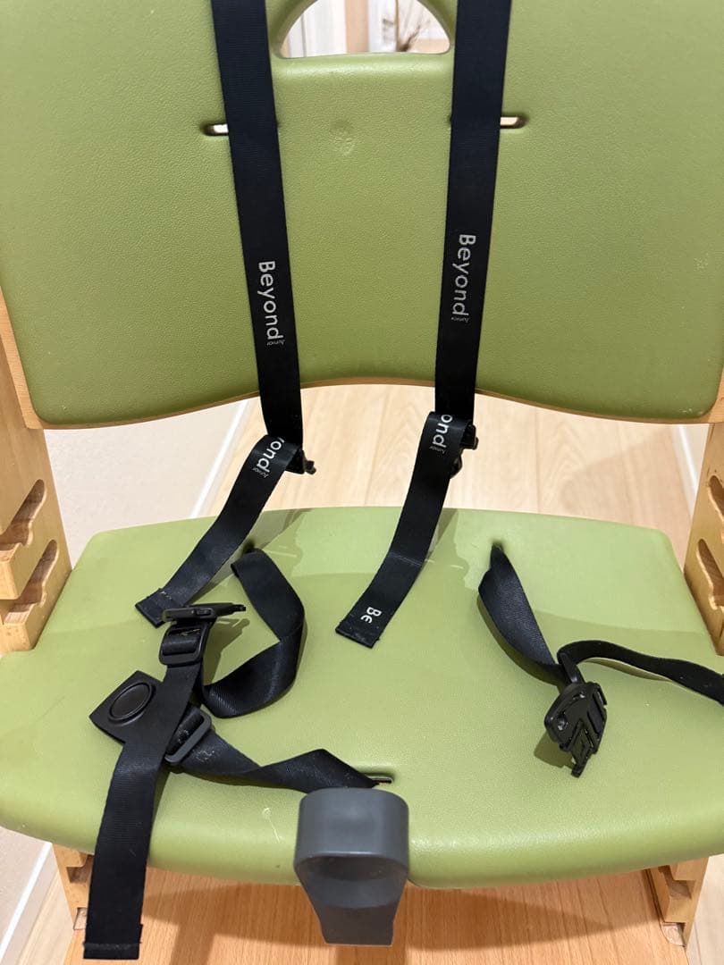 ビヨンド ジュニア ハイチェア Abiie オリーブ beyond 木製