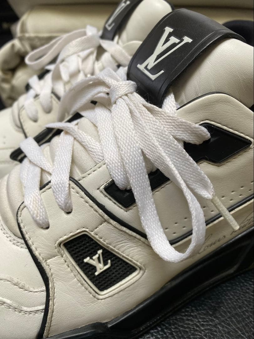 ルイヴィトンスニーカーsize26.5正規品