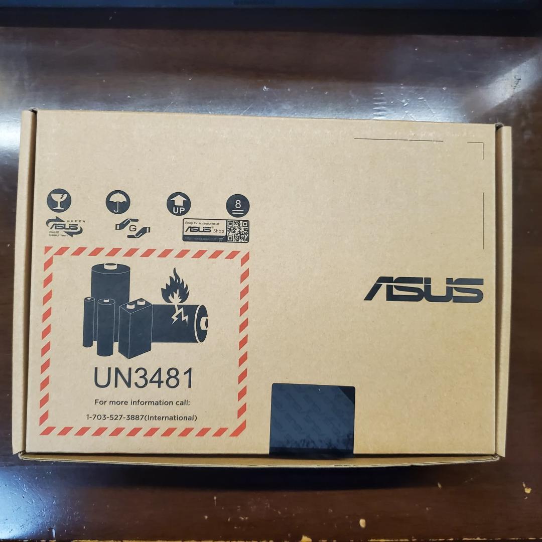 ASUS Chromebook Detachable CZ1 10.1インチ