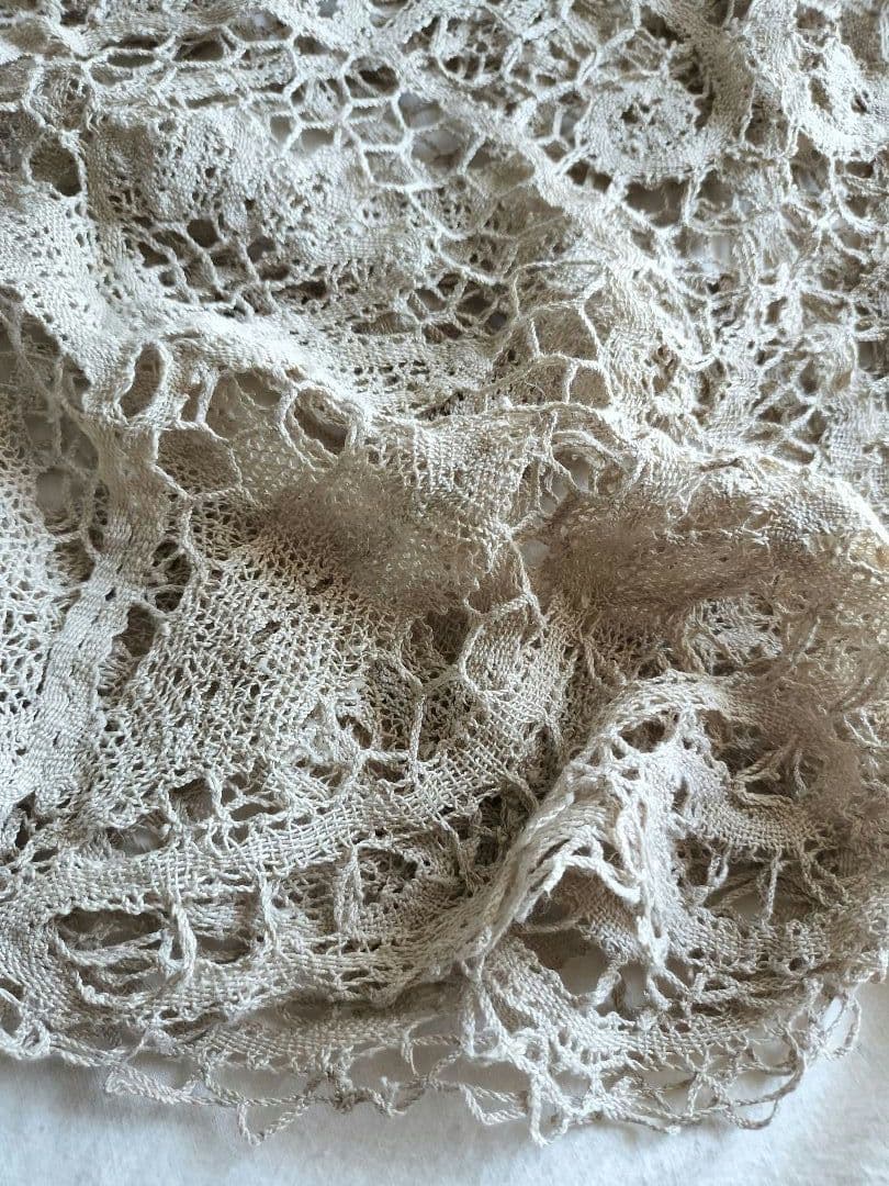 フランスVintage　薄ベージュ　レース編み　◯型テーブルクロス
