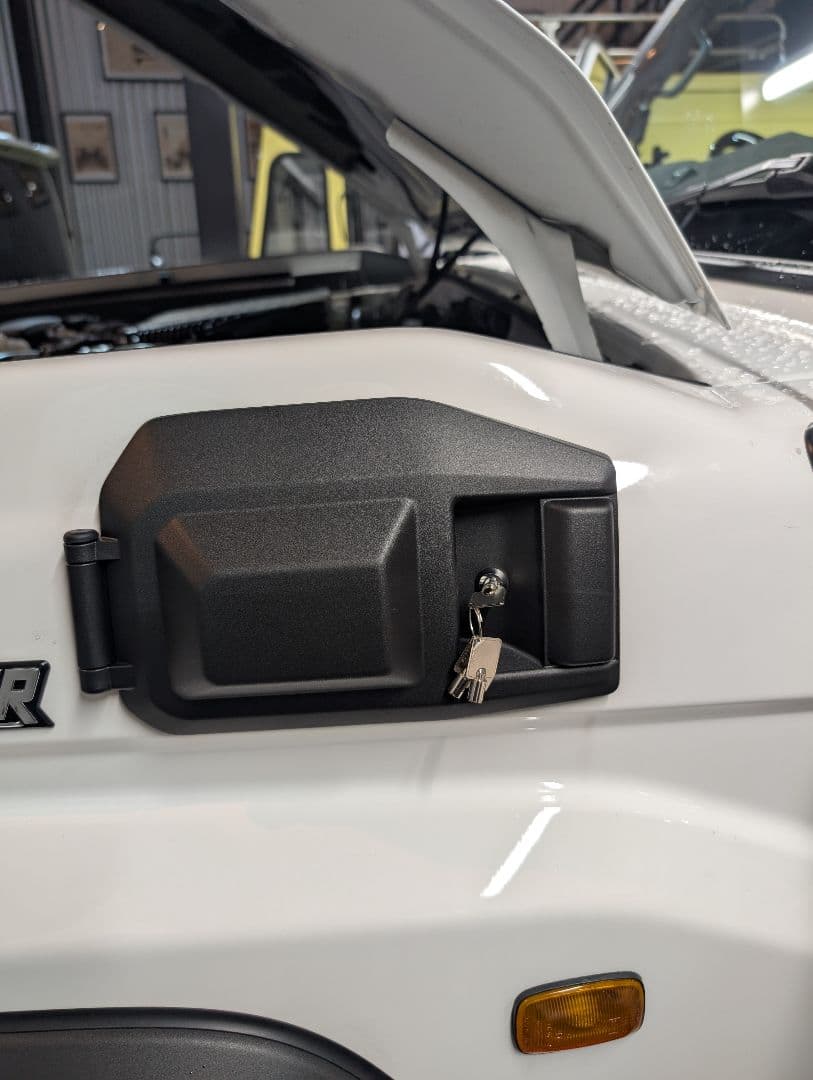 ゴ*0様 ランクル70再再販(GDJ76W) 尿素リッドカバー 鍵付き加工