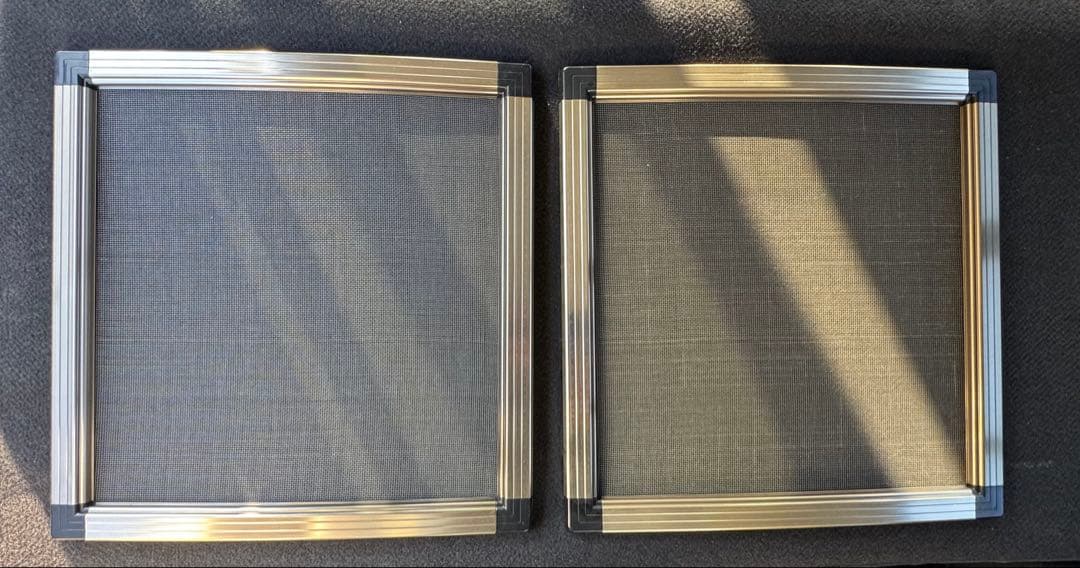 【値下げ11/24まで】200系ハイエース小窓用網戸　左右2枚　アミDOエース