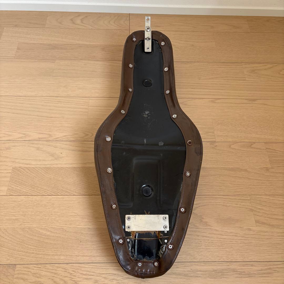 スポーツスター　シート