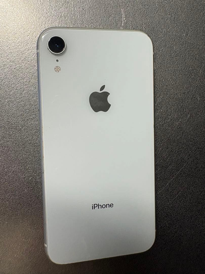 m*i様 Apple iPhone XR ホワイト 本体