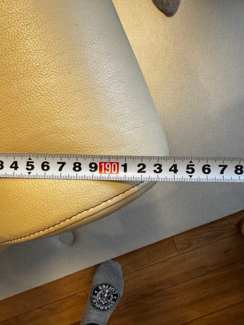 【8/24大幅値下げ】MIYATA asahikawa クリーム色ソファ