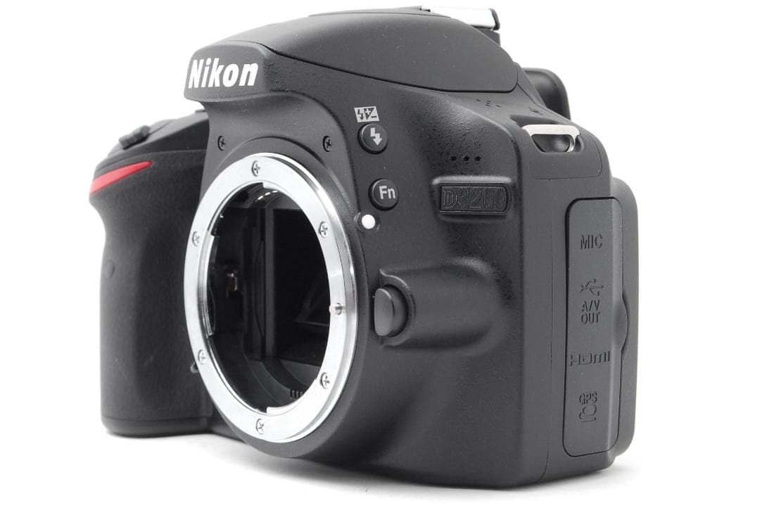 【ショット数８枚　ほぼ新品】Nikon D3200　スマホ転送　箱・付属品付き