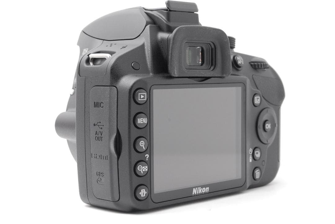 【ショット数８枚　ほぼ新品】Nikon D3200　スマホ転送　箱・付属品付き