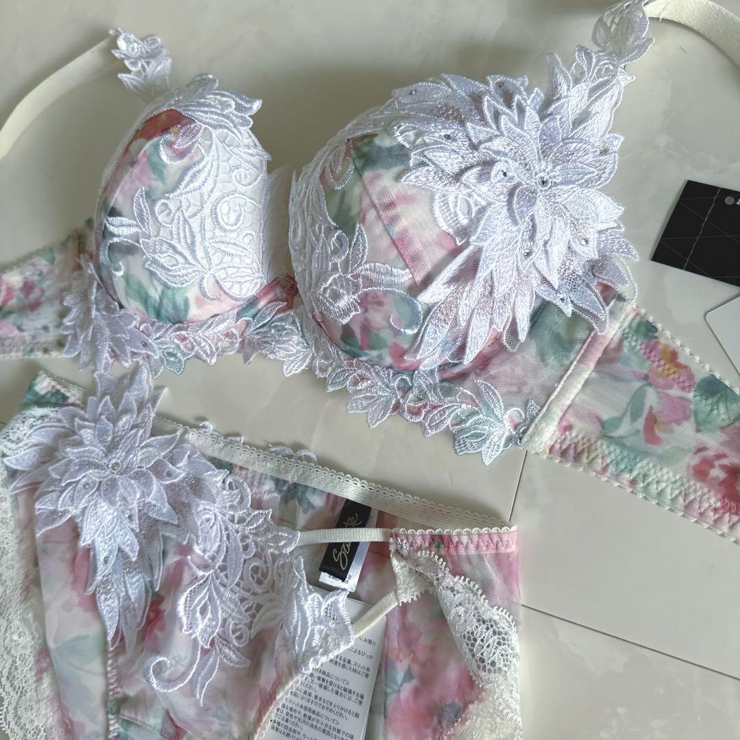 専用！☆ワコール サルート D70・M☆62G