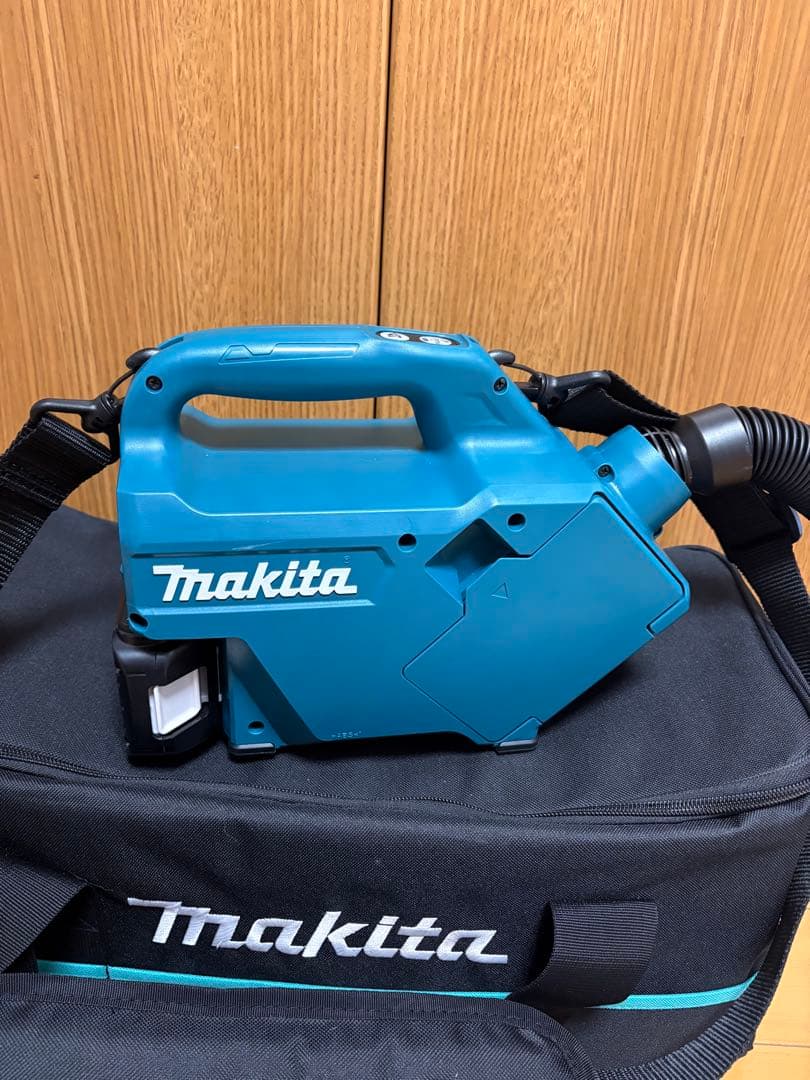 あ*〜様 Makita 充電式クリーナCL184D ／充電器DC18RF／BL1