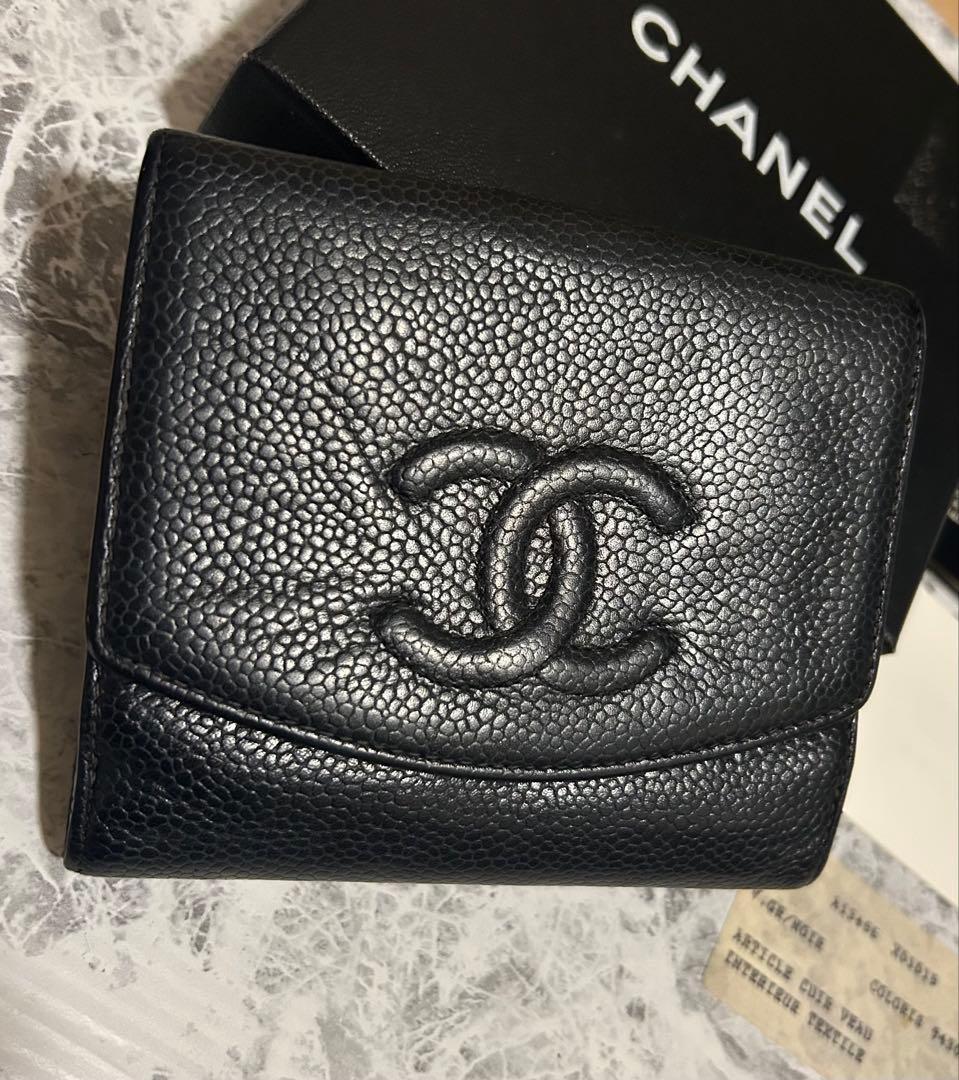 CHANEL シャネル　キャビアスキン　二つ折り財布 ココマーク