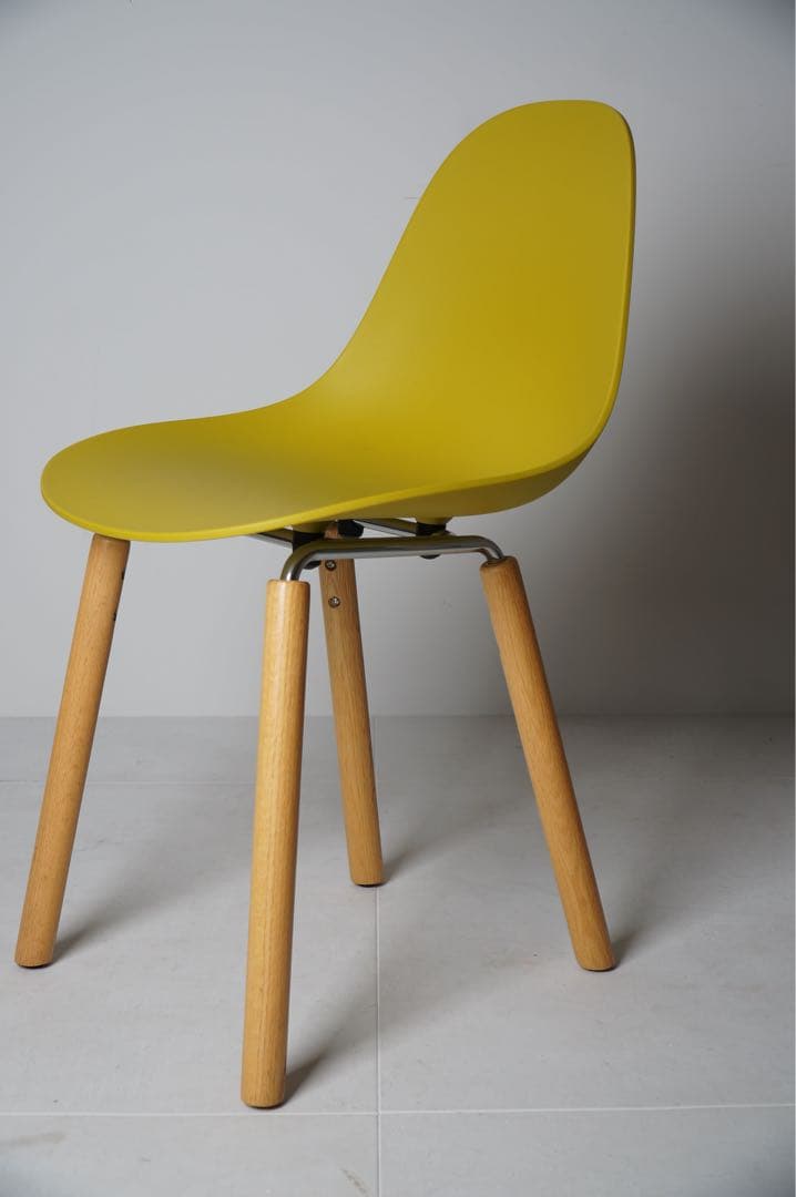 椅子 TA Side Shell chair toou by Simone Viola