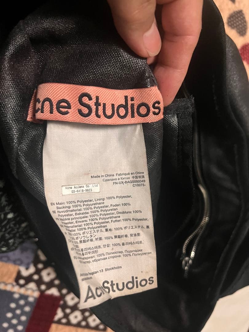acne studios メッセンジャーバッグ　ショルダーバッグ