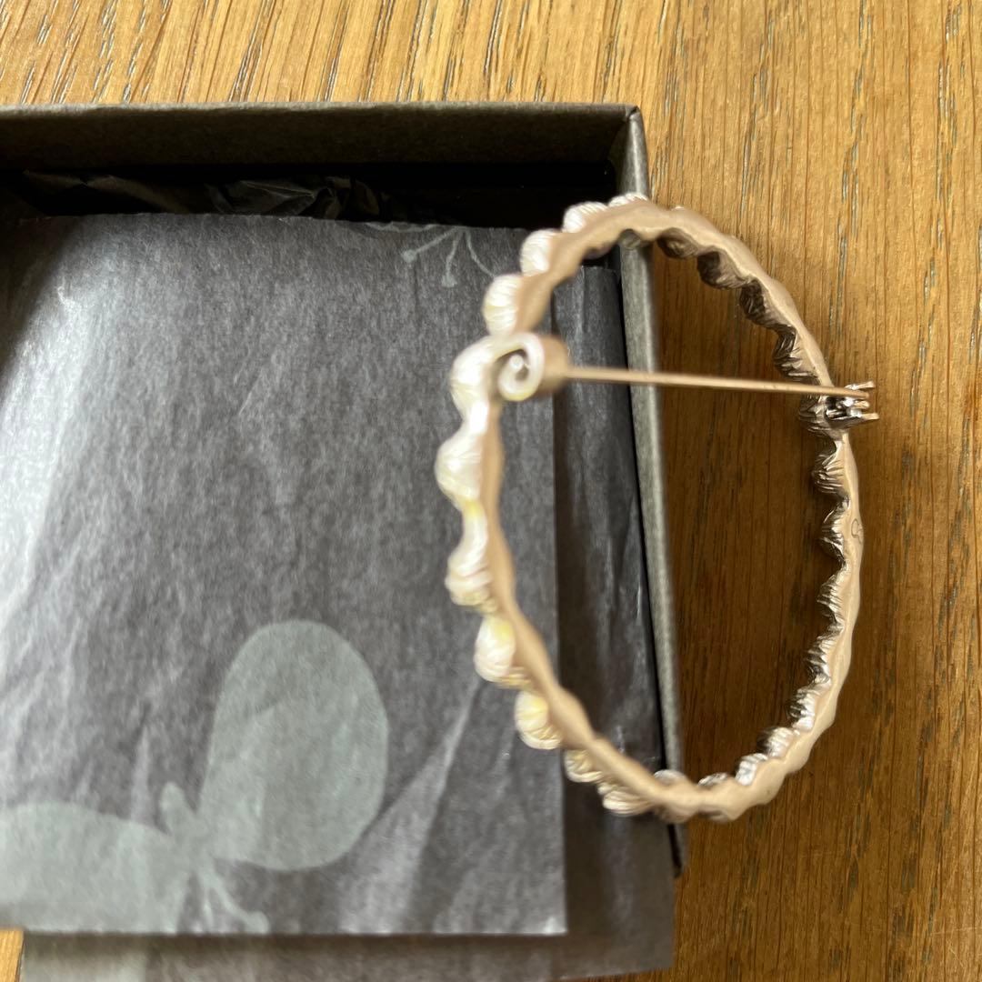 ミナペルホネン　タンバリンブローチ　シルバー