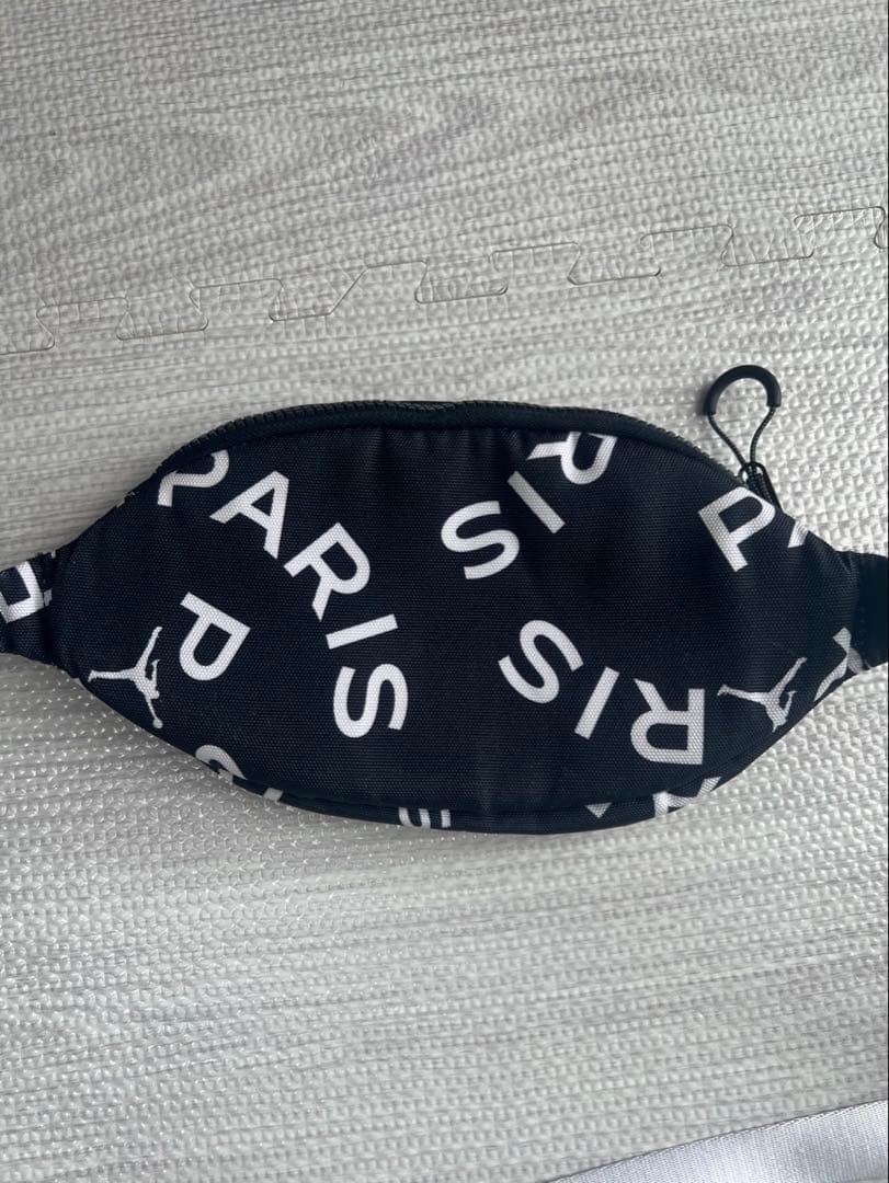 うさぎ　パリサンジェルマン ジョーダン JORDAN ボディバッグ