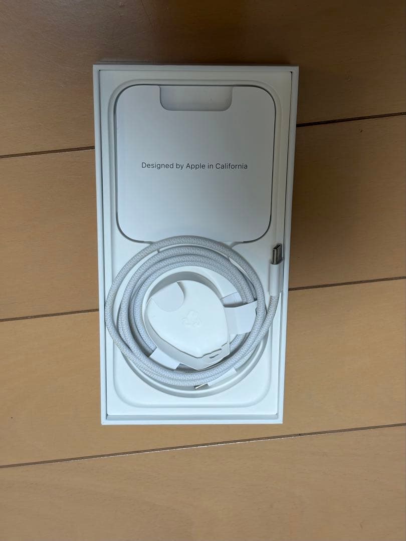 【美品】iPhone15本体　128GB