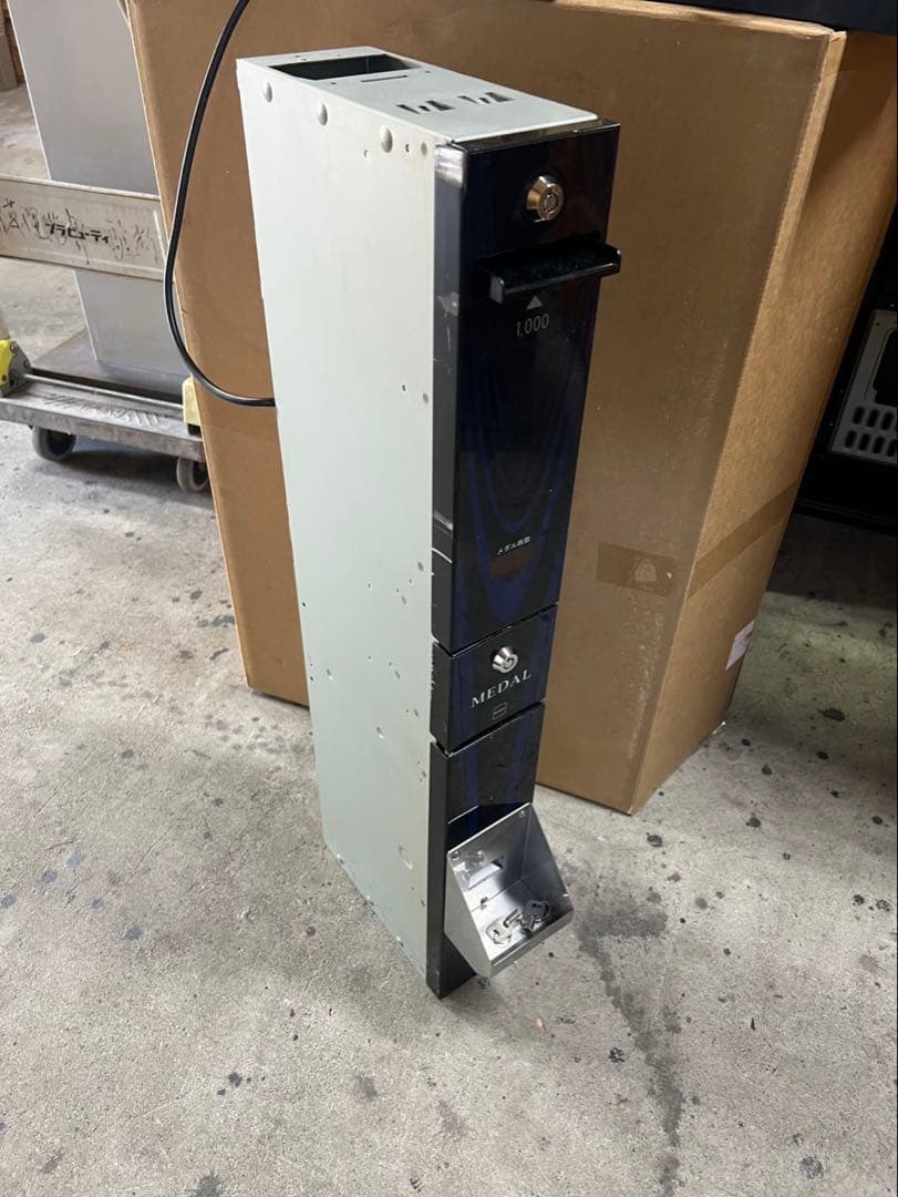 にゃー　令和6年新札対応両替機　1000円→100円×10枚　領収書OK