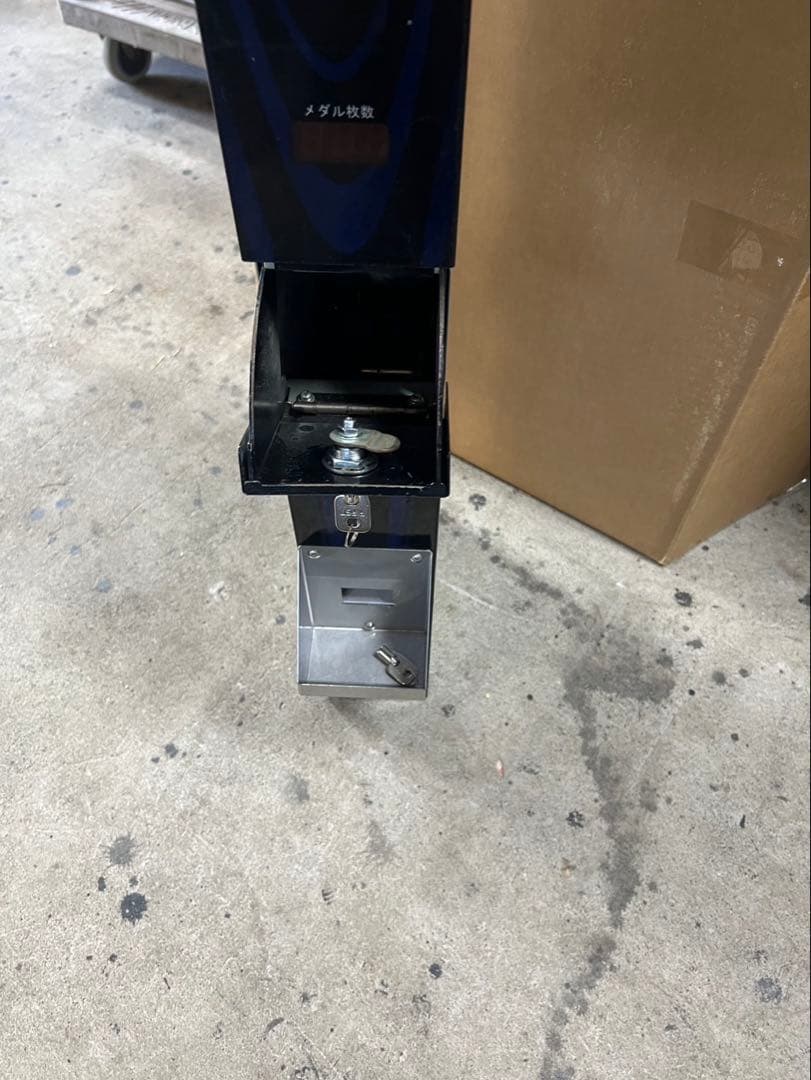 にゃー　令和6年新札対応両替機　1000円→100円×10枚　領収書OK