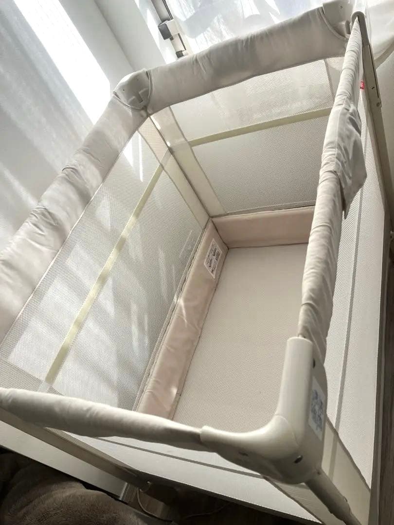 【美品】アップリカ　ココネルエアー　ベビーベッド　折りたたみ