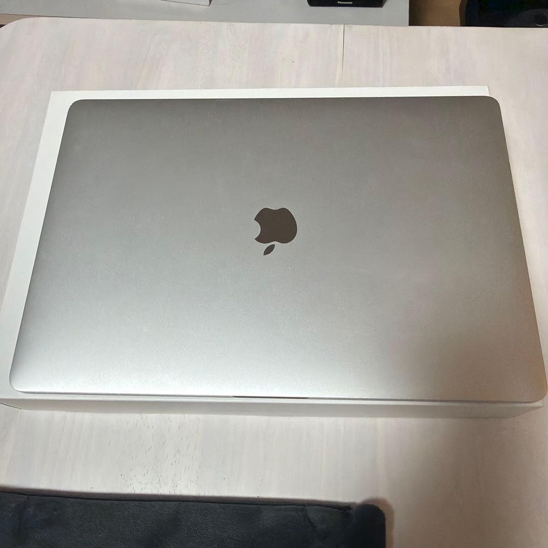 Apple MacBook Pro 15インチ スペースグレー