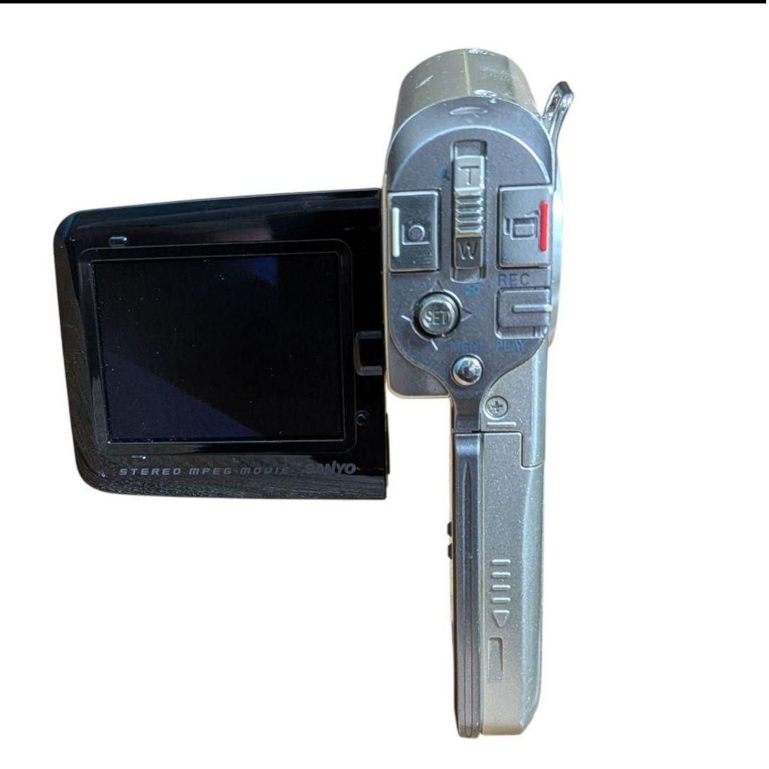 美品 サンヨー デジタルムービーカメラ ザクティ Xacti DMX-C6 縦持